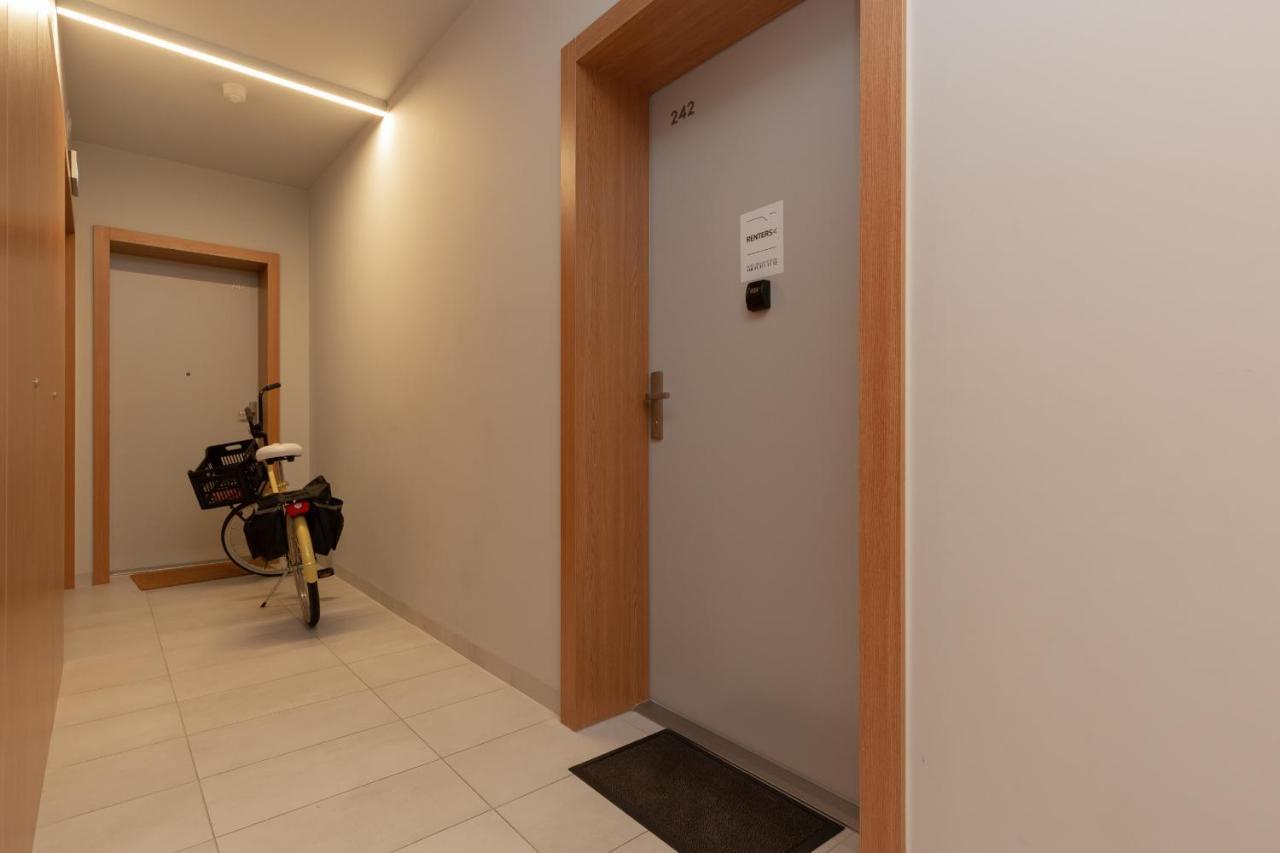 Modern With Balcony Mokotow Aignera By Renters Lägenhet *